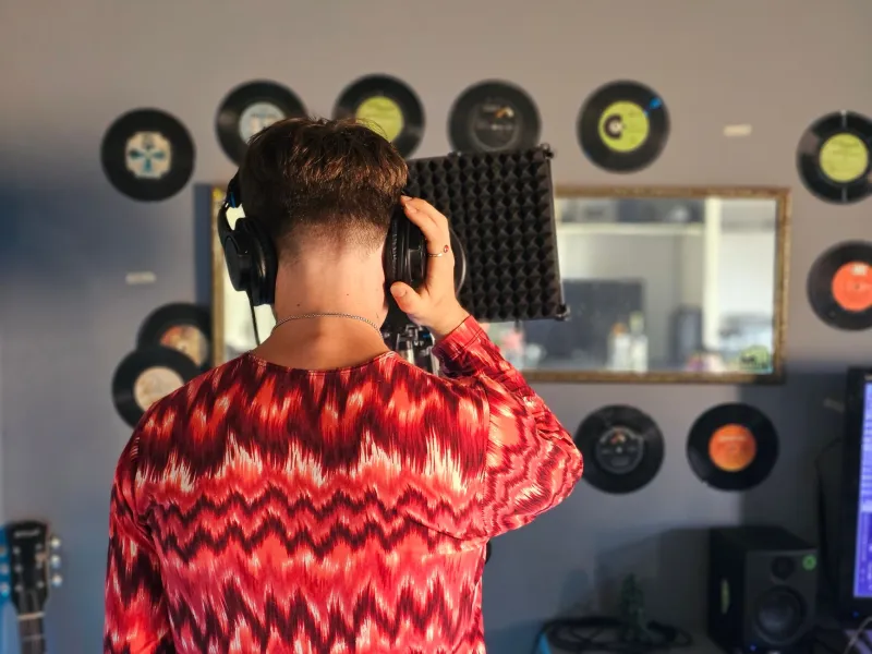 Forget the Feed: How Underground Artists Are Building Loyal Audiences One Real Conversation at a Time